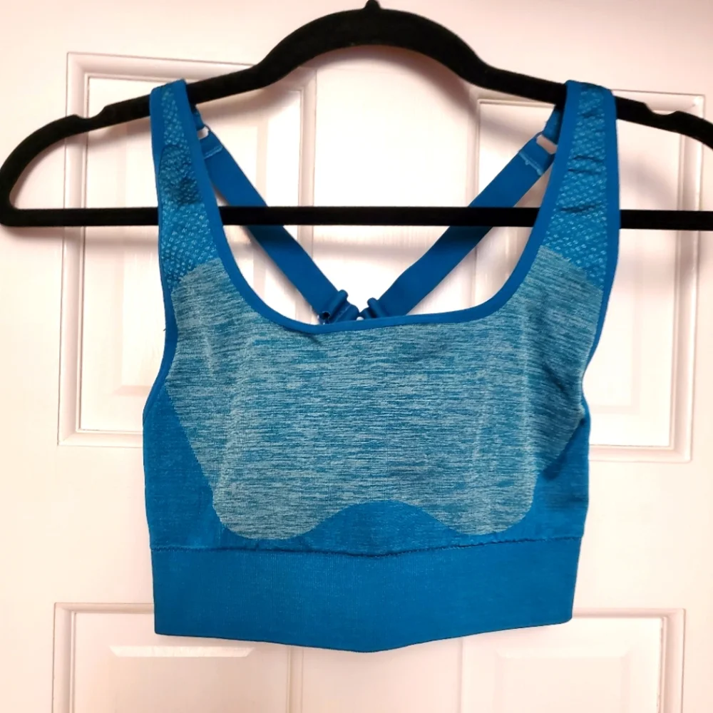 Fabletics Sports Bra - Picture 1 of 3